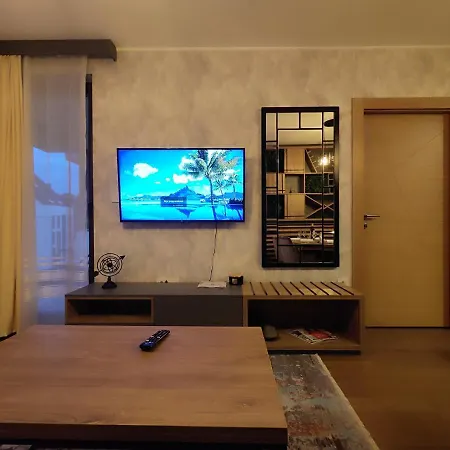 Stefanovic, アパート *