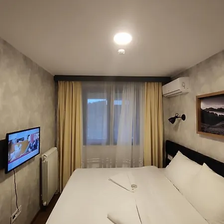 Stefanovic, アパート *