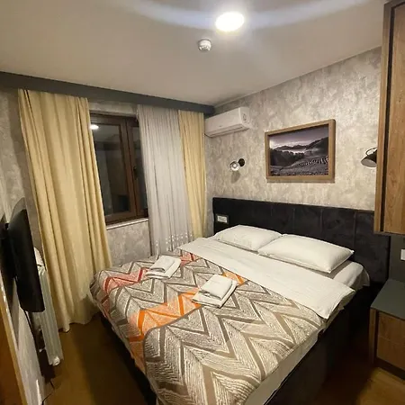 Stefanovic, * Zlatibor